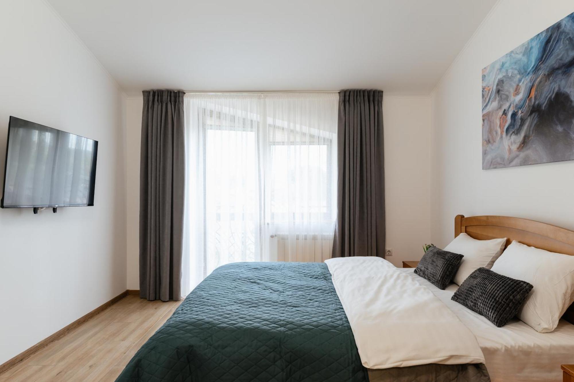 Luxury Apartments Uzhorod エクステリア 写真