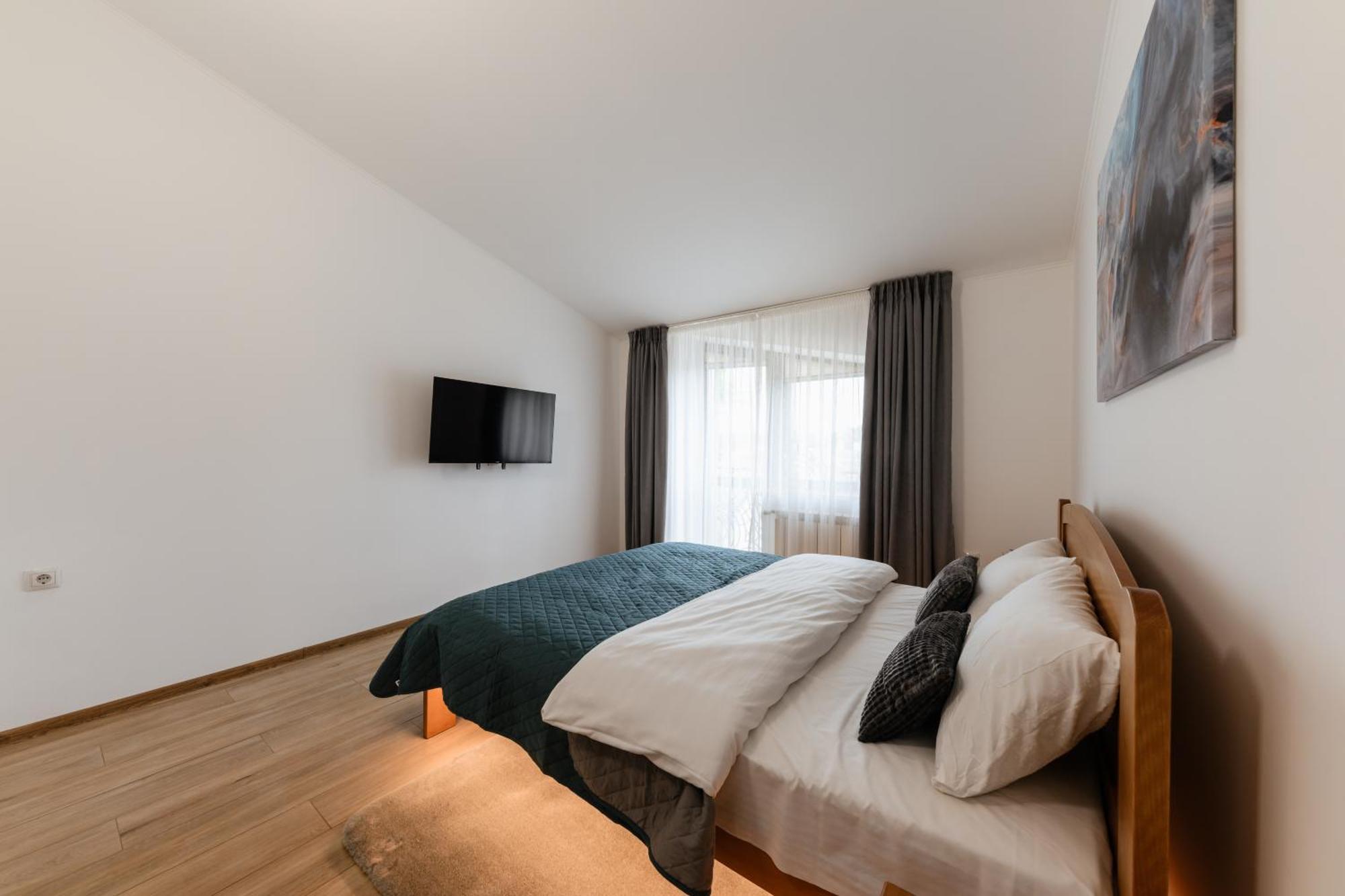 Luxury Apartments Uzhorod エクステリア 写真