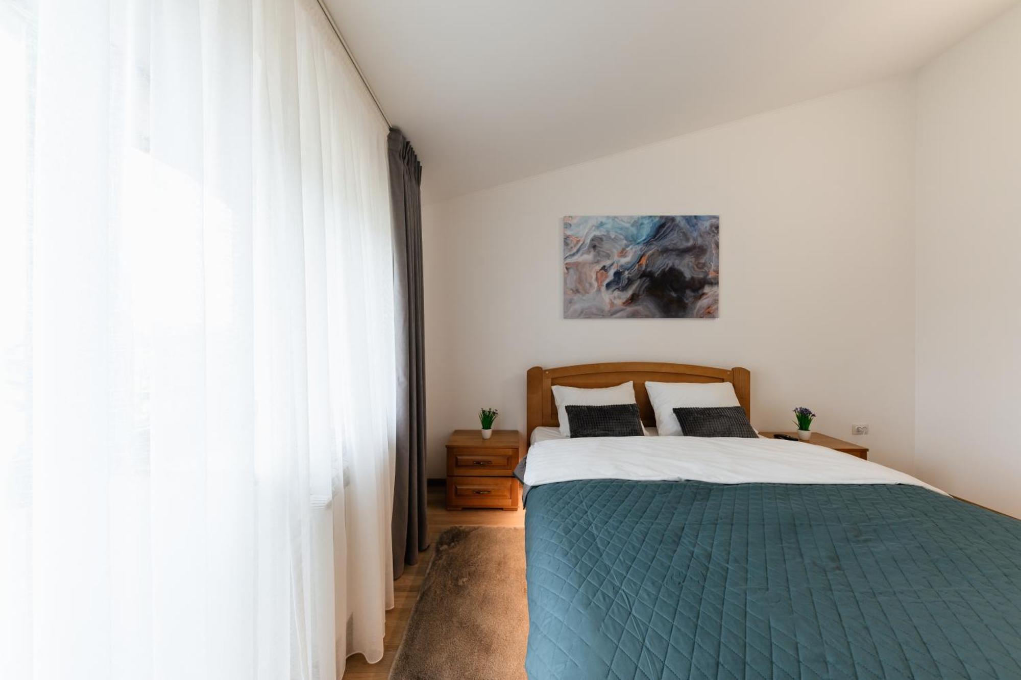 Luxury Apartments Uzhorod エクステリア 写真
