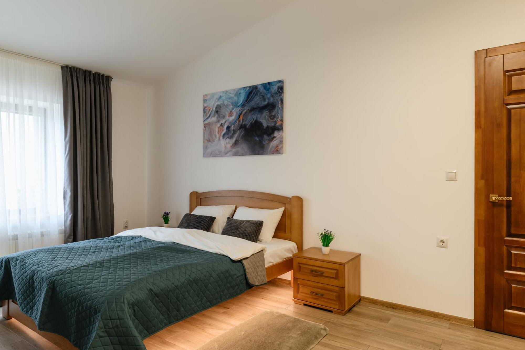 Luxury Apartments Uzhorod エクステリア 写真
