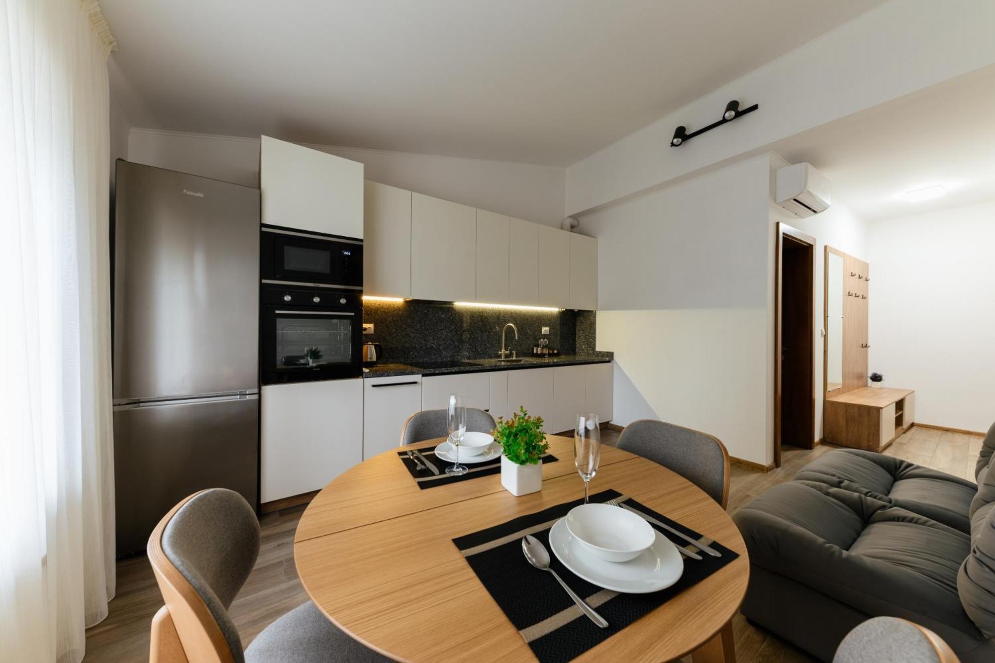 Luxury Apartments Uzhorod エクステリア 写真