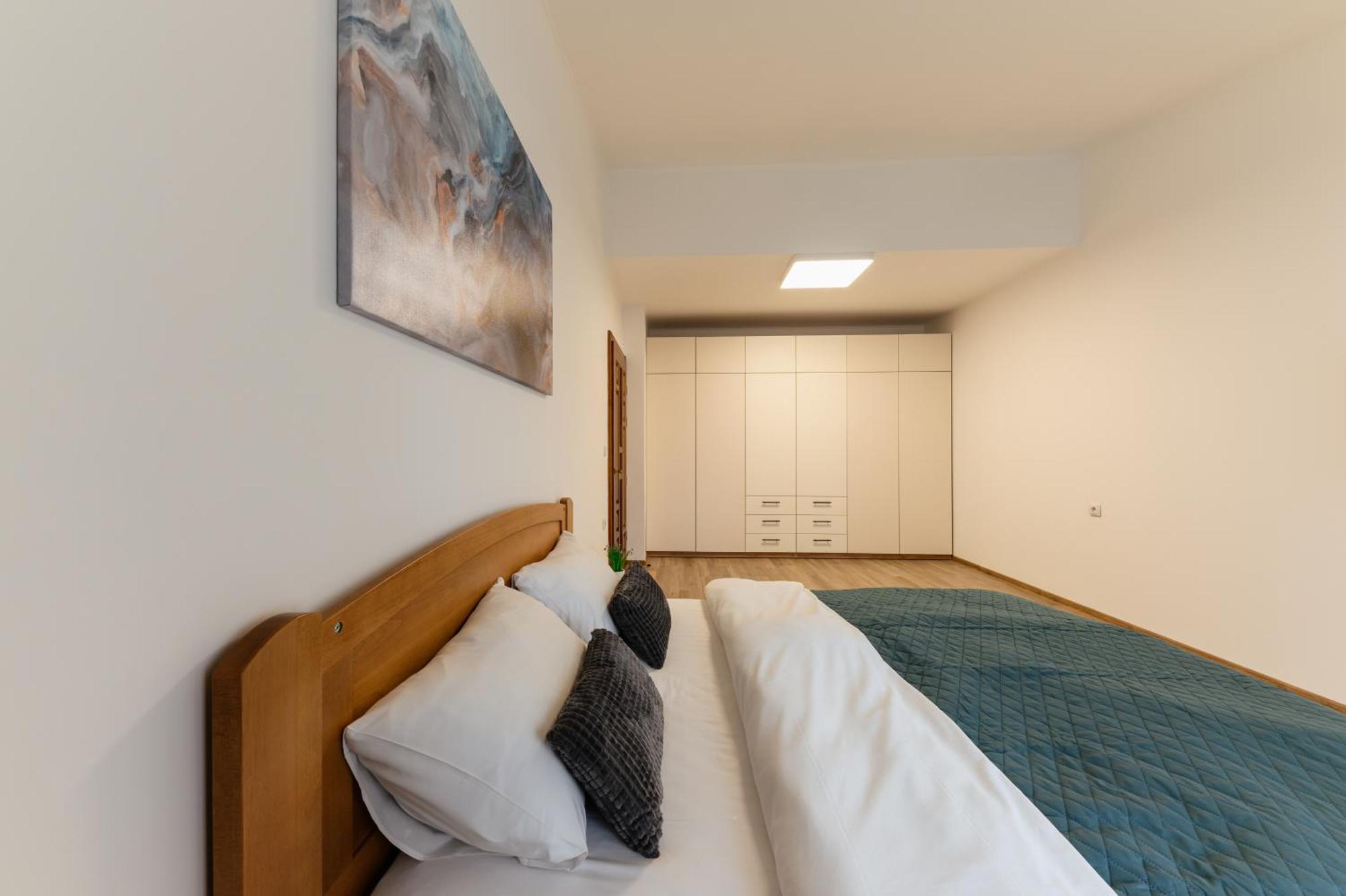 Luxury Apartments Uzhorod エクステリア 写真