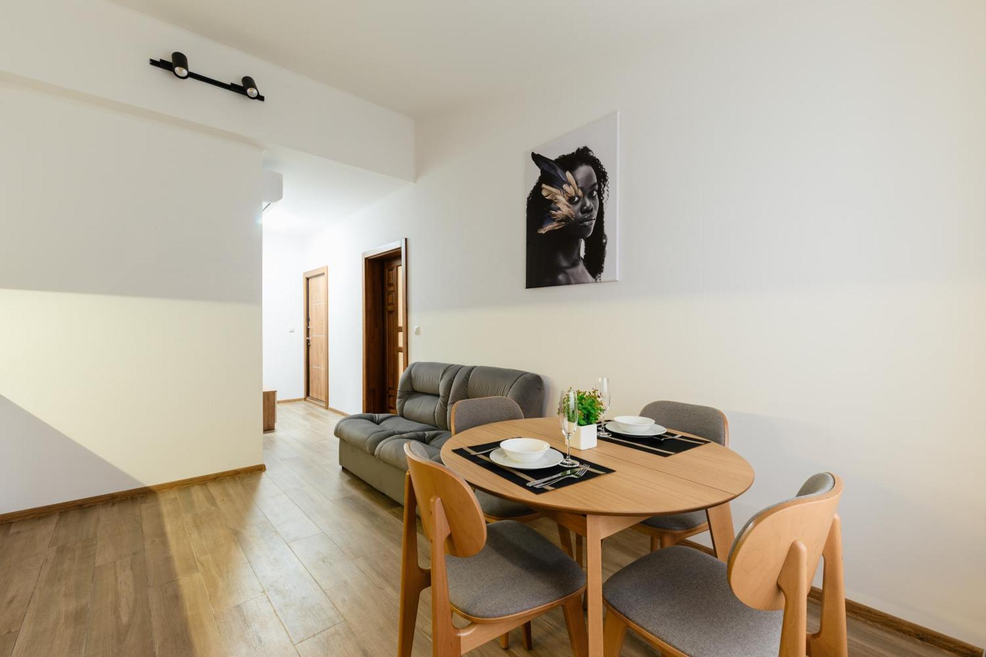 Luxury Apartments Uzhorod エクステリア 写真